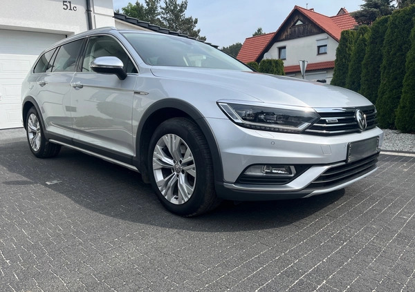 Volkswagen Passat cena 92000 przebieg: 164891, rok produkcji 2019 z Chęciny małe 781